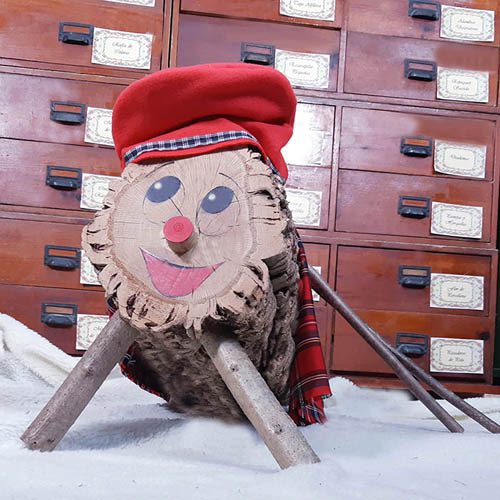 Tió de Navidad con Accesorios